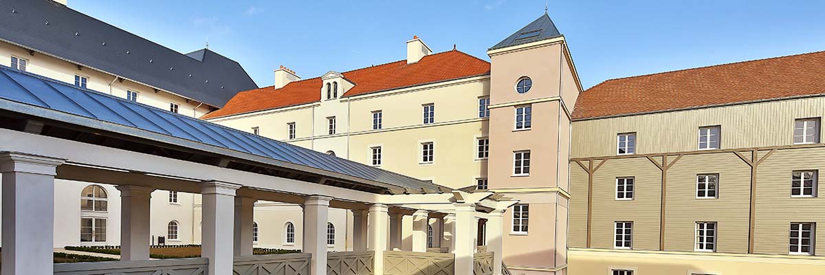 MagicBreaks Hotel Location carousel banner