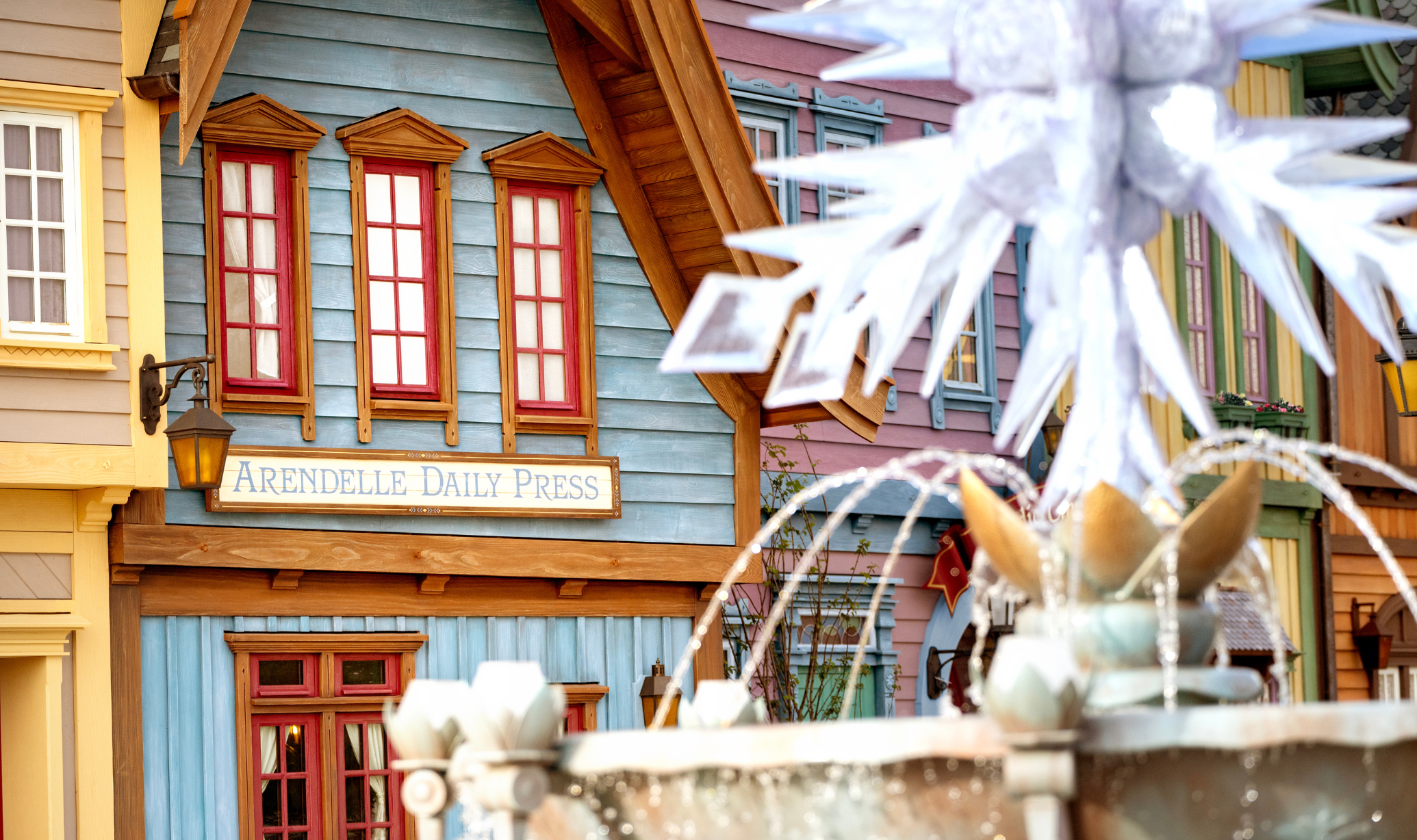 MagicBreaks Step Into the World of Frozen carousel banner