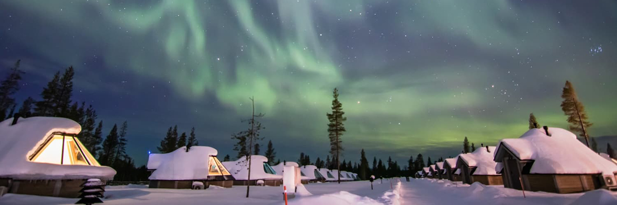 MagicBreaks Aurora Cabins carousel banner
