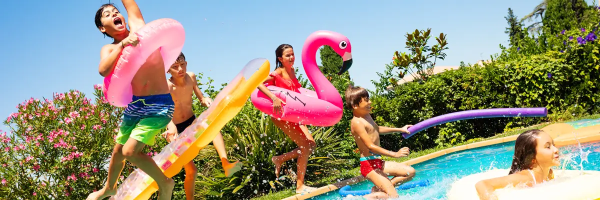 MagicBreaks Villas carousel banner