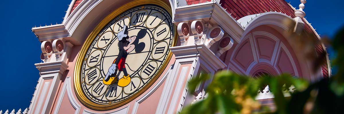 MagicBreaks Extra Magic Hours carousel banner